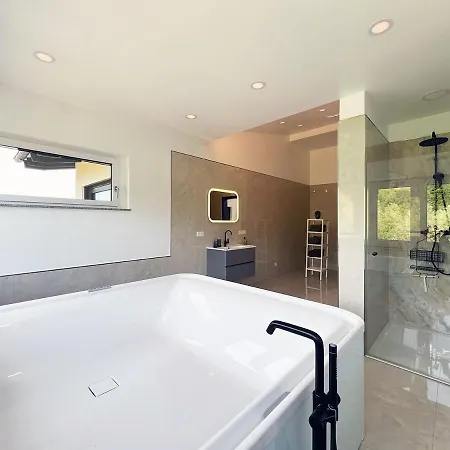 شقة Bonquartier - Luxurioeses 4-zi-penthouse Mit Grosser Terrasse - Blick Ins Gruene فاختبيرغ