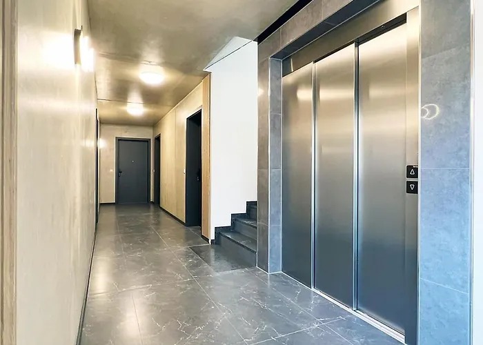 Appartement Bonquartier - Luxurioeses 4-zi-penthouse Mit Grosser Terrasse - Blick Ins Gruene *