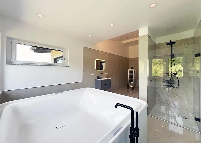 Appartement Bonquartier - Luxurioeses 4-zi-penthouse Mit Grosser Terrasse - Blick Ins Gruene Wachtberg