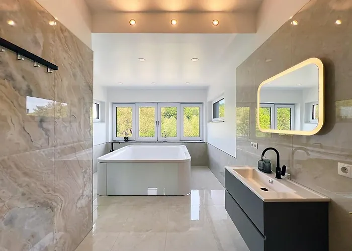 Bonquartier - Luxurioeses 4-zi-penthouse Mit Grosser Terrasse - Blick Ins Gruene Appartement Wachtberg